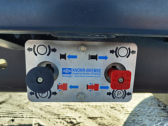 Полуприцеп шторно-бортовой МАЗ 975830-3028-010 новый