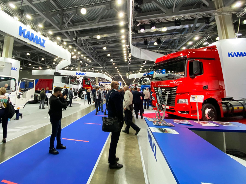 Viystavka-comtrans-2021-kamaz-i-maz-novinki-tehniki-Track-Holding-02.jpg