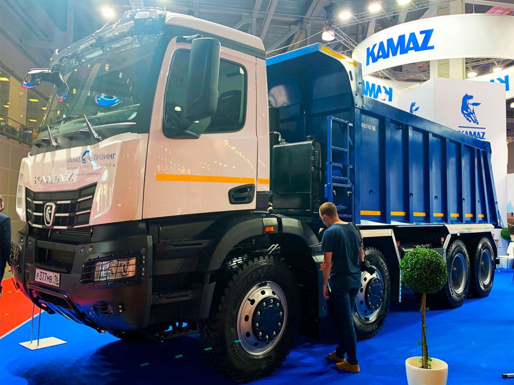 Vystavkа-bauma-ctt-russia-2021-truckholding-08.jpg