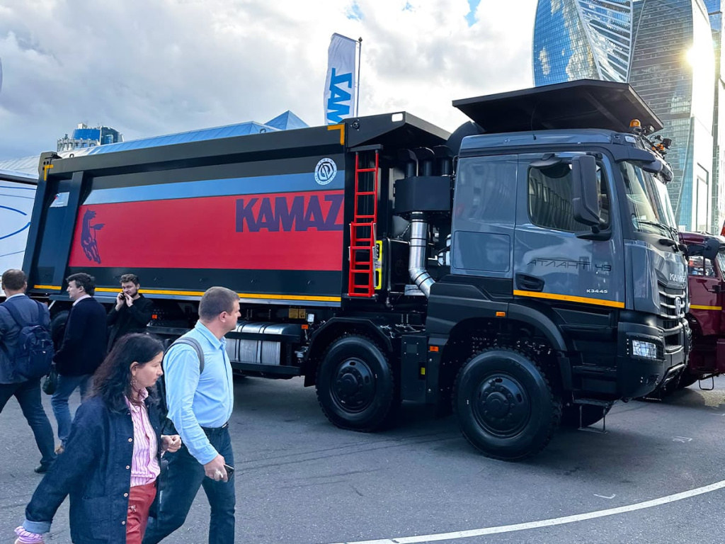 COMTRANS-2023-KAMAZ-MAZ-TruckHolding-karernyi-samosval-KAMAZ-4554-ATLANT-49-03.jpg
