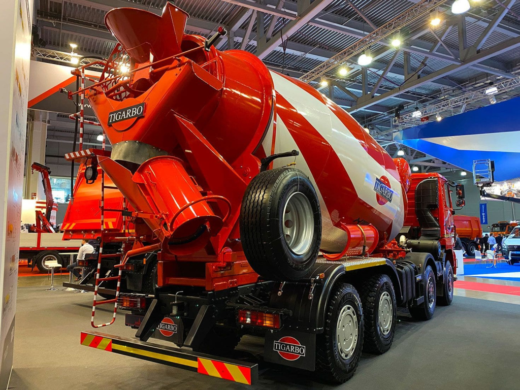 Vystavkа-bauma-ctt-russia-2021-truckholding-17.jpg