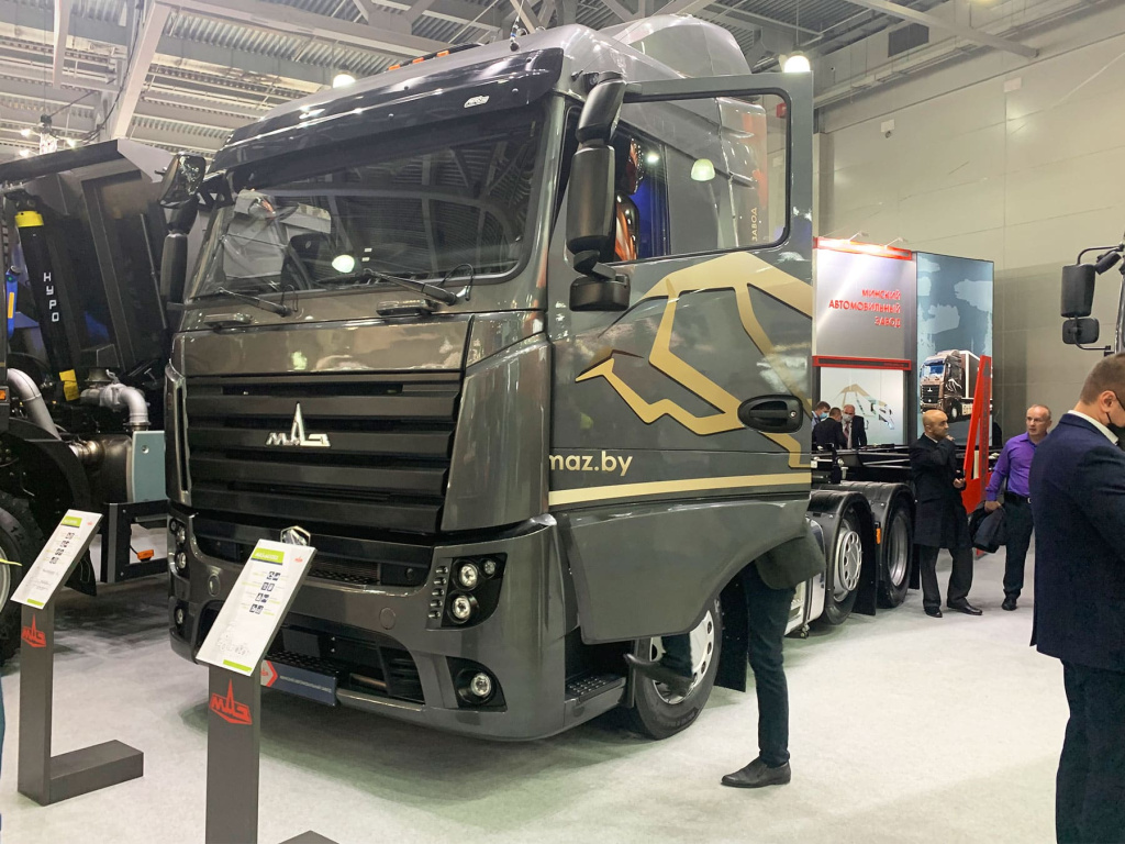 Viystavka-comtrans-2021-kamaz-i-maz-novinki-tehniki-Track-Holding-16-1.jpg