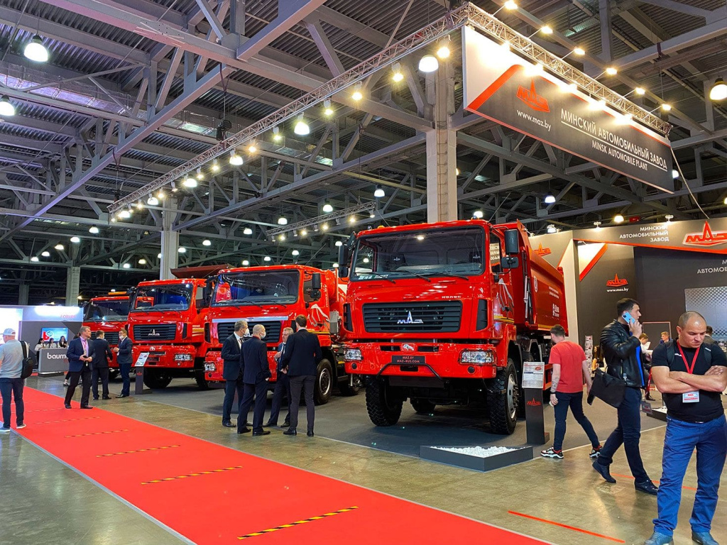 Vystavkа-bauma-ctt-russia-2021-truckholding-12.jpg