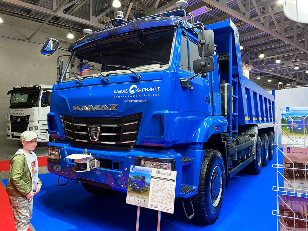 Vystavkа-bauma-ctt-russia-2021-truckholding-04.jpg