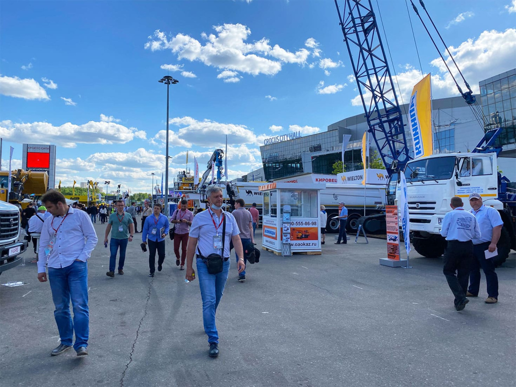 Vystavkа-bauma-ctt-russia-2021-truckholding-24.jpg