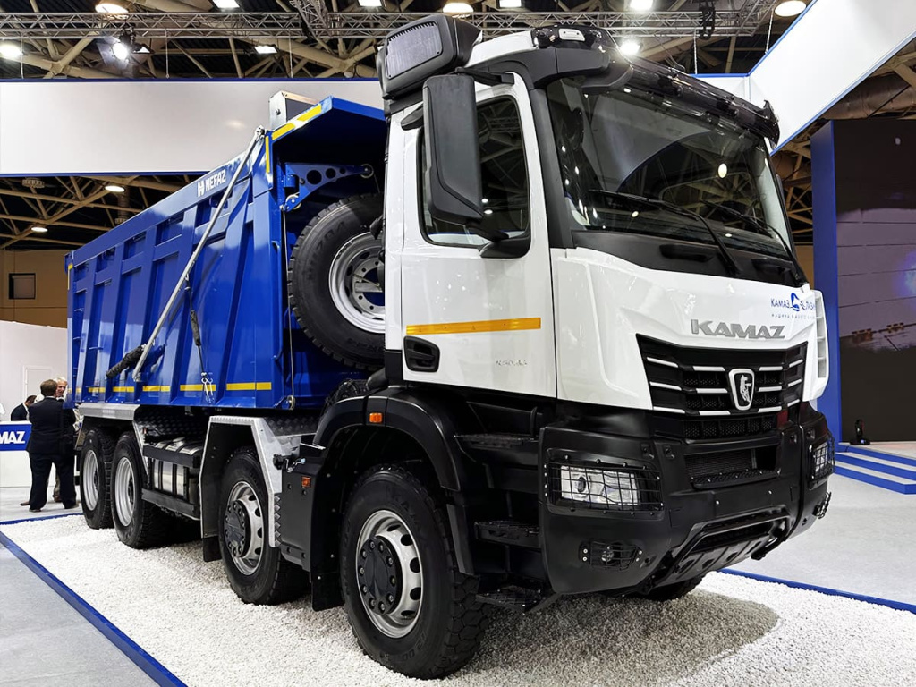 COMTRANS-2023-KAMAZ-MAZ-TruckHolding-samosval-KAMAZ-65951-CA-01.jpg