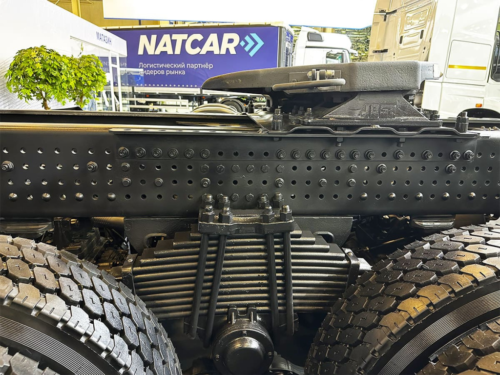 COMTRANS-2023-KAMAZ-MAZ-TruckHolding-sedelnyy-tyagach-KAMAZ-65955-CA-04.jpg