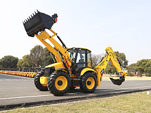Экскаватор-погрузчик Lonking 84C (CARRARO) равноколесный