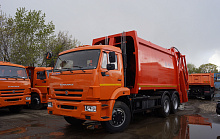 Мусоровоз с задней загрузкой КО-427-80