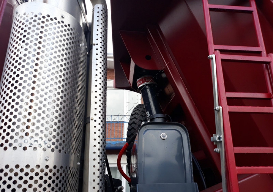 Самосвал КАМАЗ 65801-203001-68 кузов БЕЦЕМА (ЕВРО 5) новый