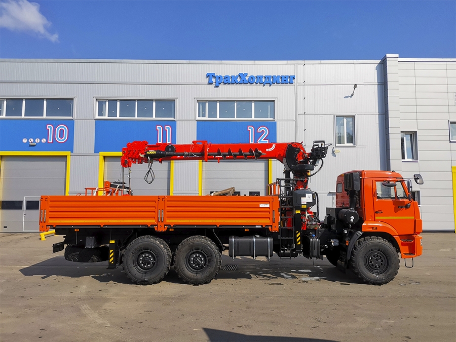 Бортовой КАМАЗ 43118 с КМУ Kanglim KS2056H с буром (ЕВРО 5) новый