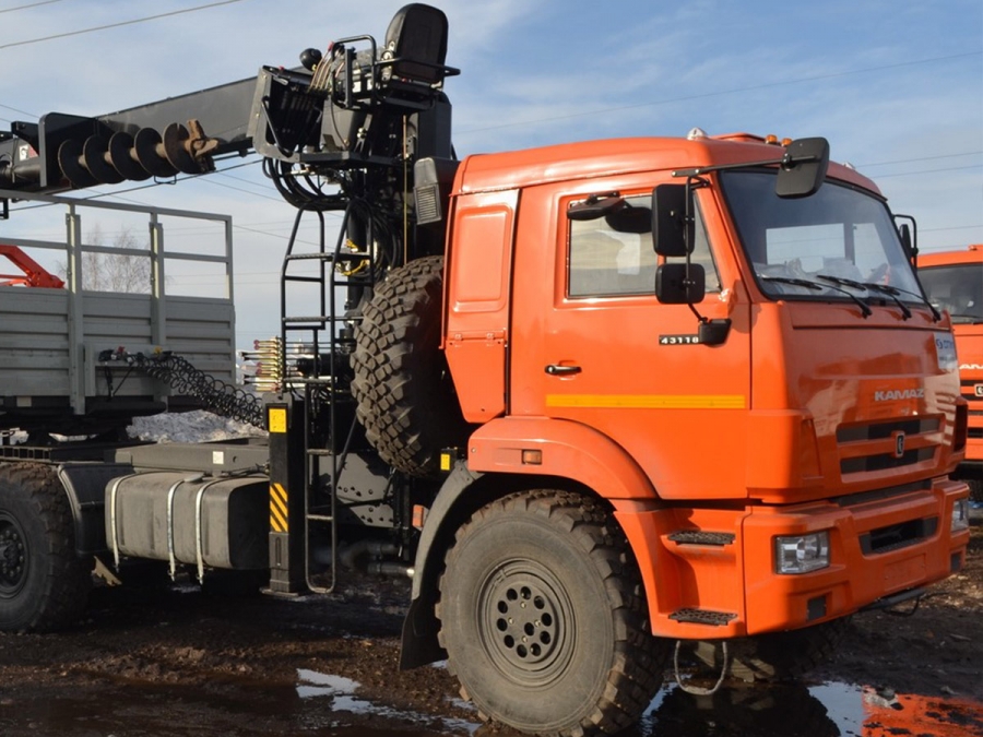 Седельный тягач КАМАЗ 43118 с КМУ HIAB 190TM-6 (ЕВРО 5) новый