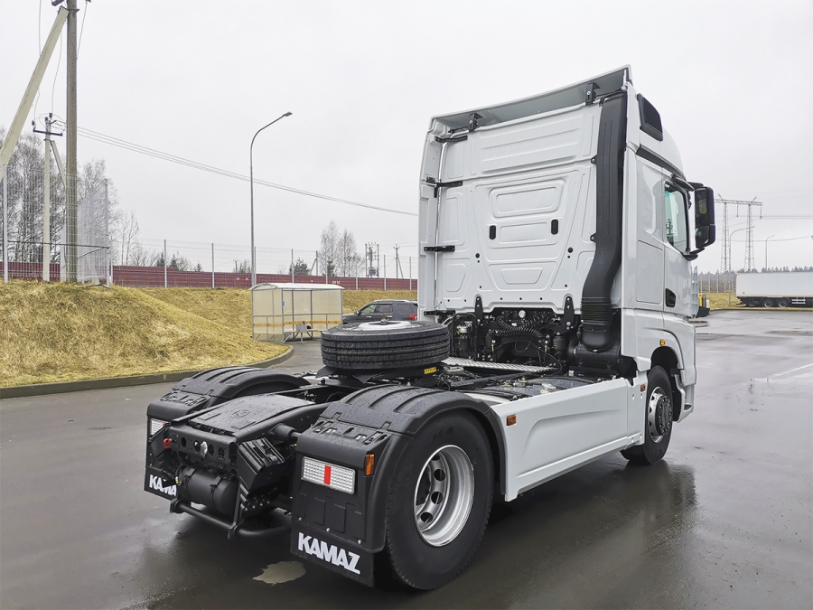 Седельный тягач КАМАЗ 54901-70011-AA (Hight-Tech) (ЕВРО 5) новый