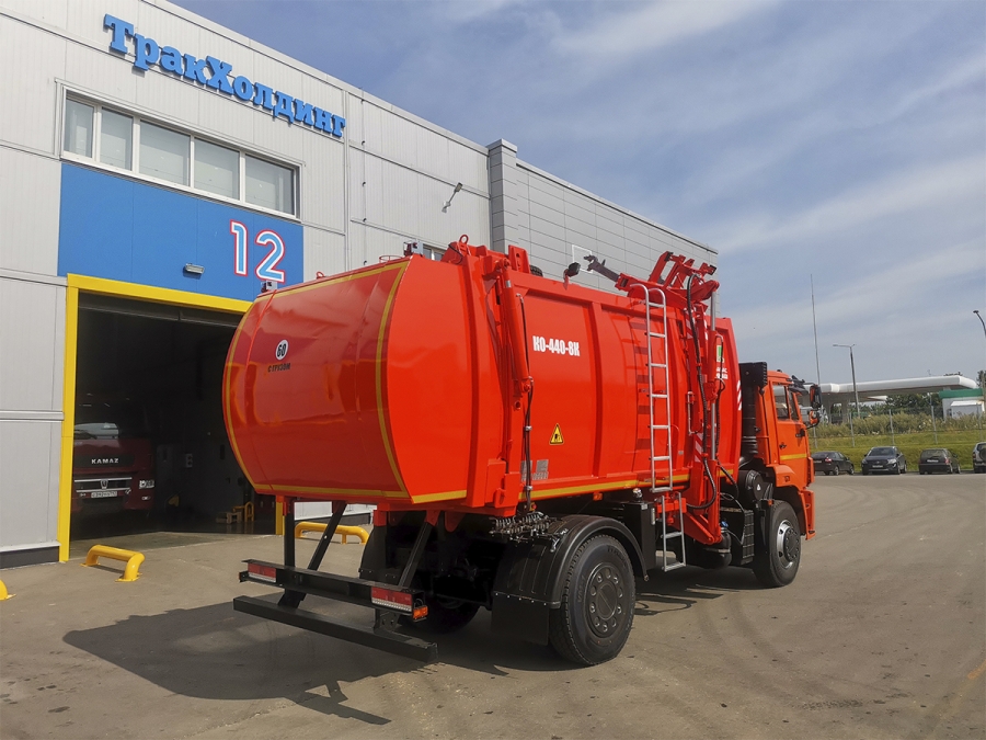 Мусоровоз с боковой загрузкой КО-440-8К на шасси КАМАЗ 53605 (ЕВРО 5) новый