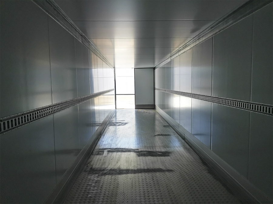 Полуприцеп изотермический рефрижератор МАЗ КУПАВА 93W000 ХОУ Thermo King SLXi-400 новый