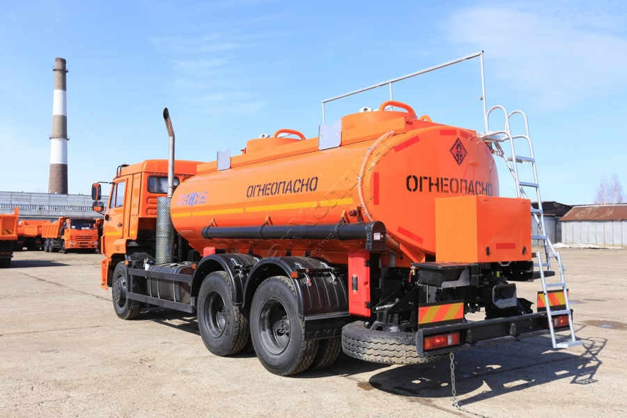 Автотопливозаправщик НЕФАЗ 6606-L4