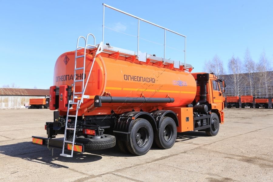 Автотопливозаправщик НЕФАЗ 66052-L4