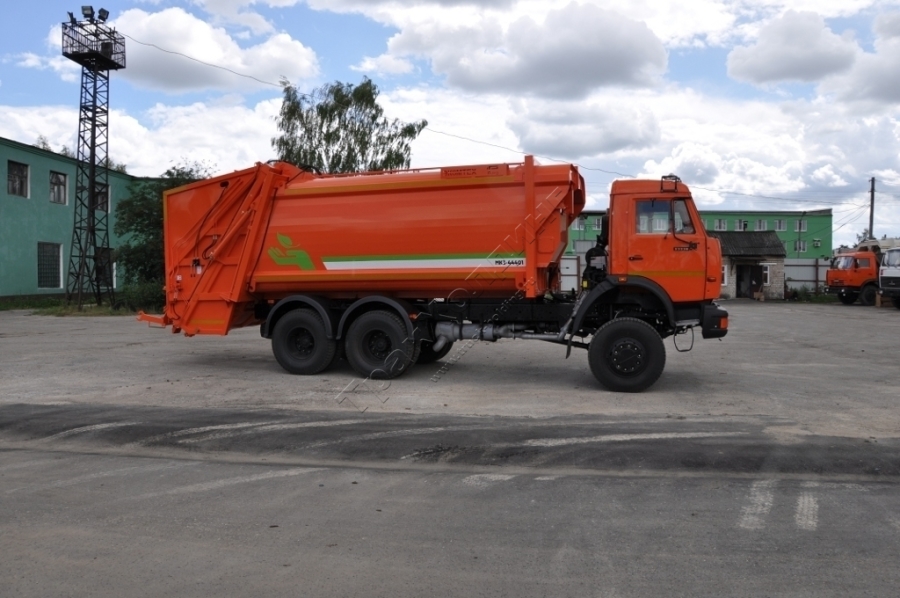 Мусоровоз с задней загрузкой МКЗ-4710-00 (МКЗ-44401)