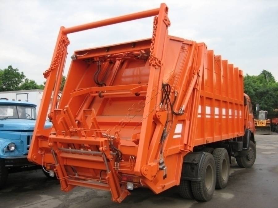 МКЗ-4704-01 (МКЗ-4804-01, МКЗ-44004-01) - мусоровозы с задней загрузкой