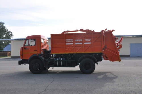 Мусоровоз с задней загрузкой МКЗ-44103