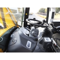 Экскаватор-погрузчик Lonking 84C (CARRARO) равноколесный