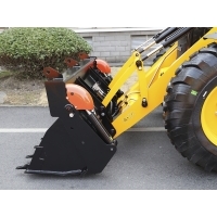 Экскаватор-погрузчик Lonking 84C (CARRARO) равноколесный