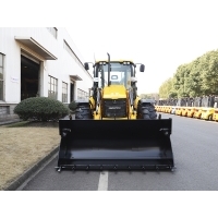 Экскаватор-погрузчик Lonking 84C (CARRARO) равноколесный